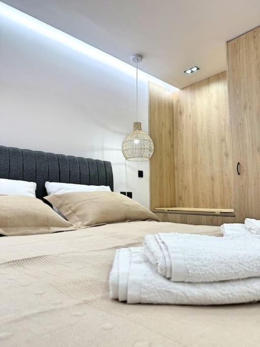 Oasis Luxury Apartments Erétria Buitenkant foto