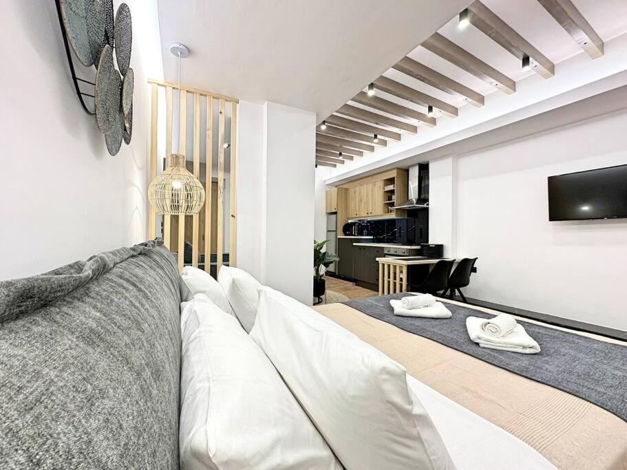 Oasis Luxury Apartments Erétria Buitenkant foto